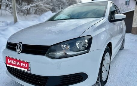 Volkswagen Polo VI (EU Market), 2012 год, 515 000 рублей, 2 фотография