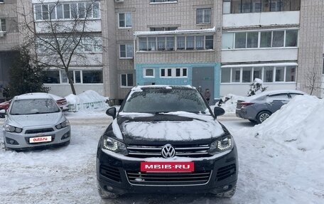 Volkswagen Touareg III, 2011 год, 2 000 000 рублей, 3 фотография