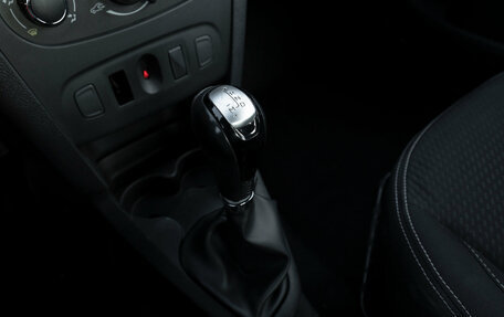 Renault Logan II, 2021 год, 1 050 000 рублей, 13 фотография