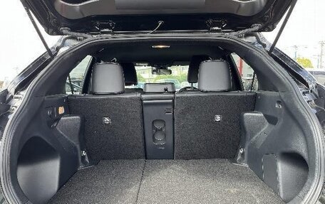 Toyota Yaris Cross, 2023 год, 1 639 000 рублей, 13 фотография