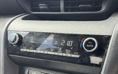 Toyota Yaris Cross, 2023 год, 1 639 000 рублей, 12 фотография