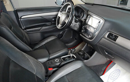 Mitsubishi Outlander III рестайлинг 3, 2012 год, 1 519 000 рублей, 10 фотография