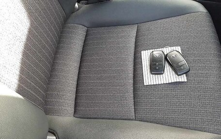 Toyota Yaris Cross, 2022 год, 1 570 000 рублей, 8 фотография