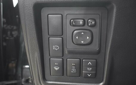 Toyota Land Cruiser Prado 150 рестайлинг 2, 2015 год, 3 565 000 рублей, 14 фотография