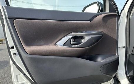 Toyota Yaris Cross, 2023 год, 1 673 000 рублей, 23 фотография