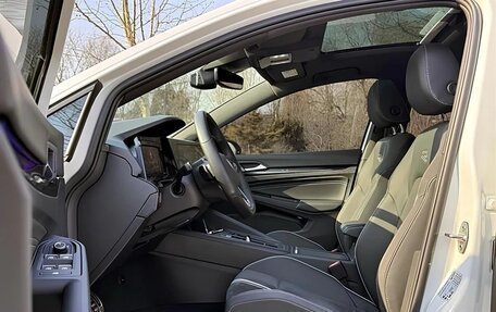 Volkswagen Golf VIII, 2022 год, 2 240 000 рублей, 8 фотография