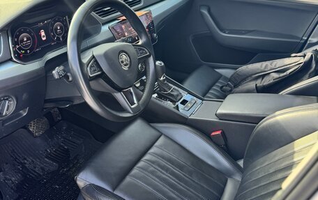 Skoda Superb III рестайлинг, 2019 год, 2 200 000 рублей, 5 фотография