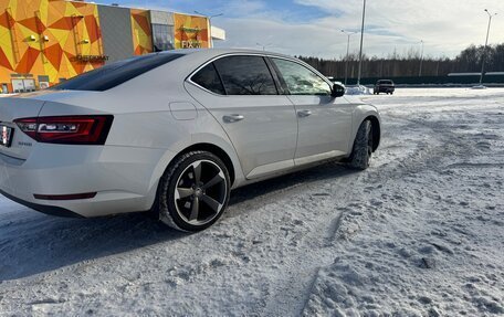 Skoda Superb III рестайлинг, 2019 год, 2 200 000 рублей, 4 фотография