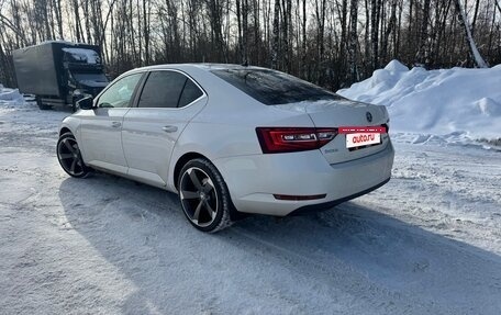 Skoda Superb III рестайлинг, 2019 год, 2 200 000 рублей, 3 фотография