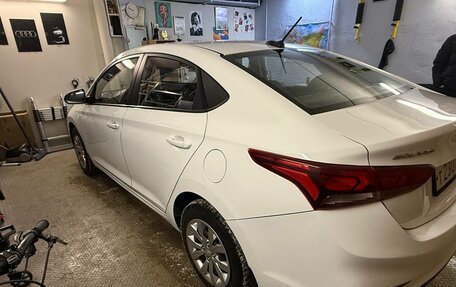 Hyundai Solaris II рестайлинг, 2017 год, 1 100 000 рублей, 3 фотография