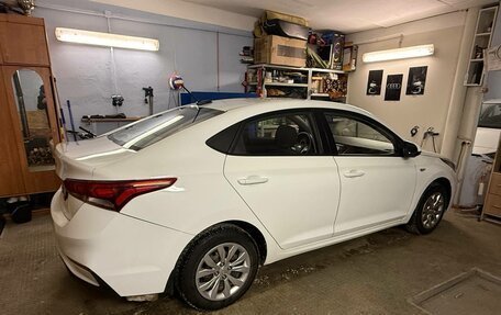 Hyundai Solaris II рестайлинг, 2017 год, 1 100 000 рублей, 2 фотография