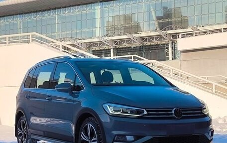 Volkswagen Touran III, 2022 год, 1 670 000 рублей, 3 фотография