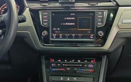 Volkswagen Touran III, 2022 год, 1 670 000 рублей, 8 фотография