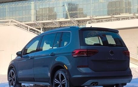 Volkswagen Touran III, 2022 год, 1 670 000 рублей, 4 фотография