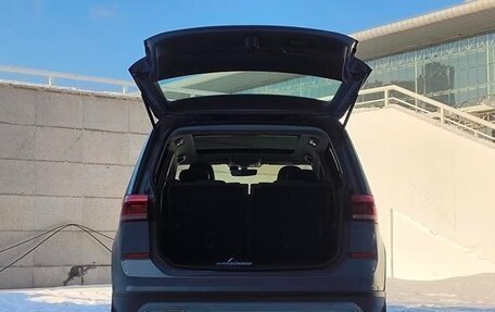 Volkswagen Touran III, 2022 год, 1 670 000 рублей, 11 фотография