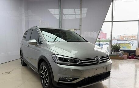 Volkswagen Touran III, 2021 год, 1 540 000 рублей, 3 фотография