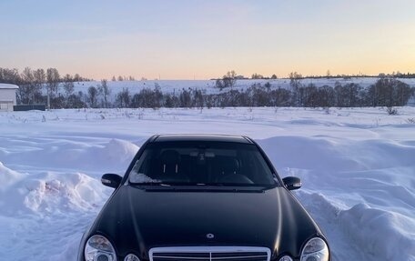 Mercedes-Benz E-Класс, 2002 год, 350 000 рублей, 1 фотография