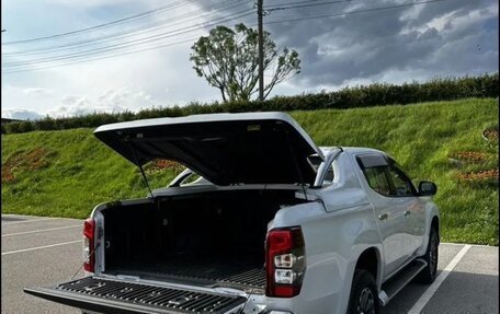 Mitsubishi L200 IV рестайлинг, 2021 год, 3 570 000 рублей, 4 фотография