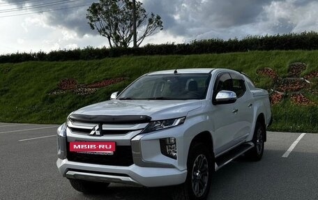 Mitsubishi L200 IV рестайлинг, 2021 год, 3 570 000 рублей, 2 фотография