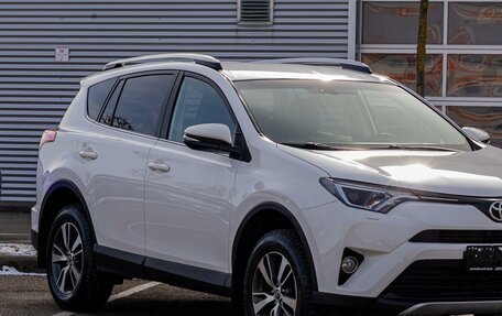 Toyota RAV4, 2017 год, 1 995 000 рублей, 7 фотография