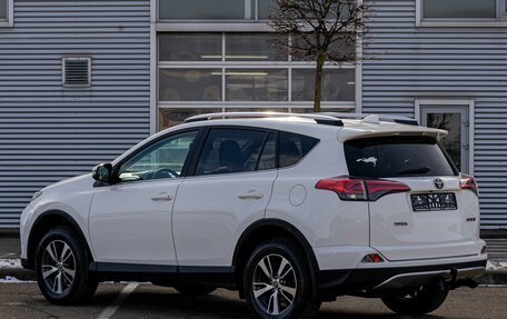 Toyota RAV4, 2017 год, 1 995 000 рублей, 4 фотография