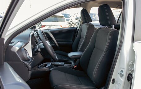 Toyota RAV4, 2017 год, 1 995 000 рублей, 11 фотография