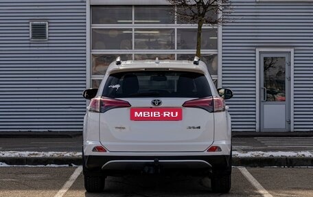 Toyota RAV4, 2017 год, 1 995 000 рублей, 5 фотография