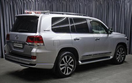 Toyota Land Cruiser 200, 2019 год, 8 798 000 рублей, 5 фотография