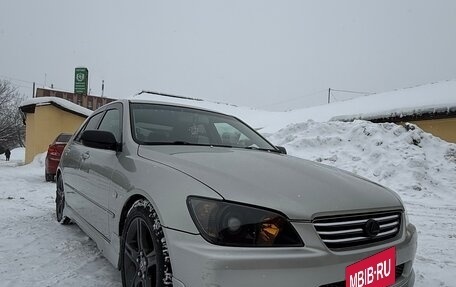 Lexus IS II рестайлинг 2, 2002 год, 1 000 000 рублей, 4 фотография