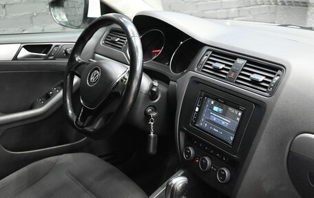 Volkswagen Jetta VI, 2016 год, 1 300 000 рублей, 14 фотография