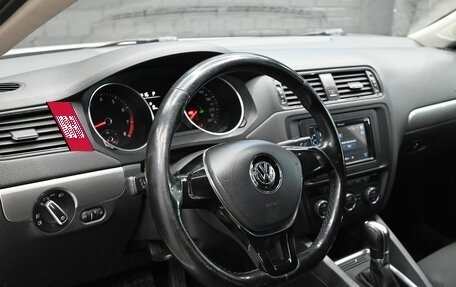 Volkswagen Jetta VI, 2016 год, 1 300 000 рублей, 13 фотография