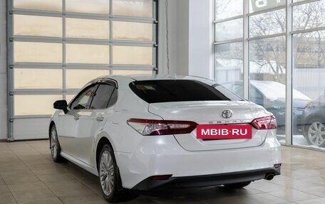 Toyota Camry, 2019 год, 2 925 000 рублей, 4 фотография