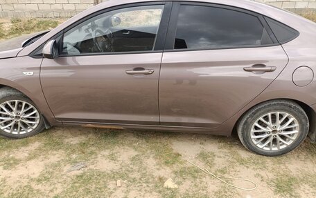 Hyundai Solaris II рестайлинг, 2018 год, 1 100 000 рублей, 3 фотография