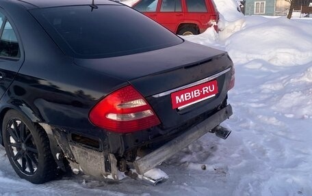 Mercedes-Benz E-Класс, 2002 год, 350 000 рублей, 3 фотография
