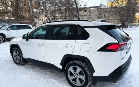 Toyota RAV4, 2020 год, 3 300 000 рублей, 4 фотография