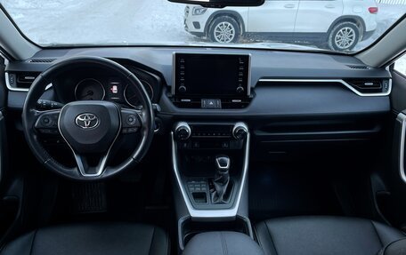 Toyota RAV4, 2020 год, 3 300 000 рублей, 5 фотография