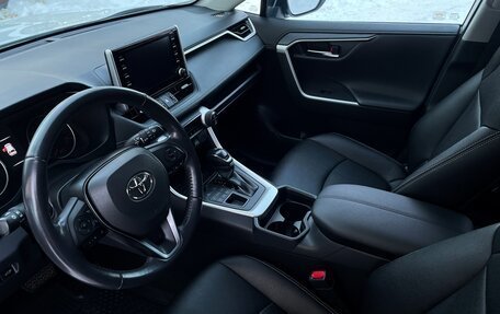 Toyota RAV4, 2020 год, 3 300 000 рублей, 7 фотография