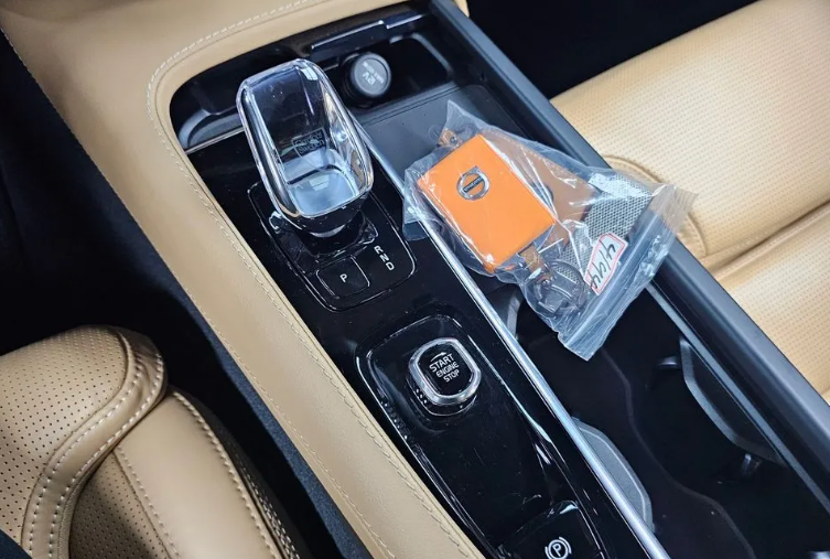 Volvo V90 Cross Country I рестайлинг, 2023 год, 6 090 000 рублей, 6 фотография