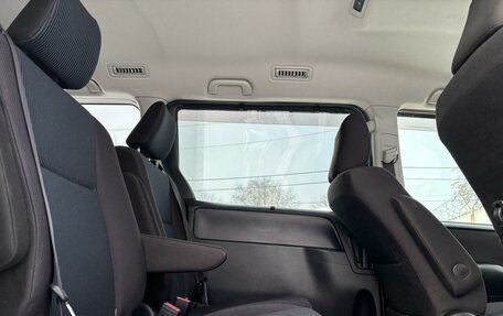 Toyota Noah III, 2015 год, 1 849 000 рублей, 7 фотография