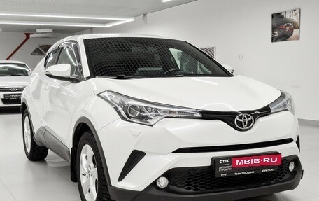 Toyota C-HR I рестайлинг, 2018 год, 2 301 000 рублей, 3 фотография