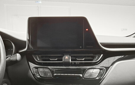 Toyota C-HR I рестайлинг, 2018 год, 2 301 000 рублей, 18 фотография