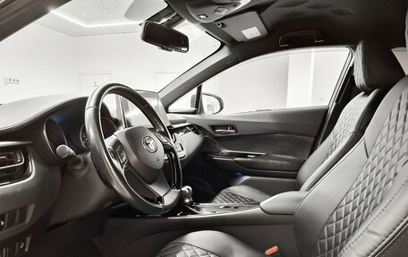 Toyota C-HR I рестайлинг, 2018 год, 2 301 000 рублей, 20 фотография