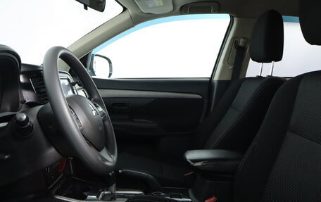 Mitsubishi Outlander III рестайлинг 3, 2018 год, 1 349 000 рублей, 8 фотография