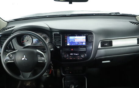 Mitsubishi Outlander III рестайлинг 3, 2018 год, 1 349 000 рублей, 7 фотография