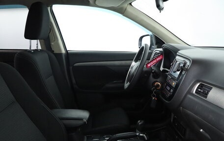 Mitsubishi Outlander III рестайлинг 3, 2018 год, 1 349 000 рублей, 12 фотография