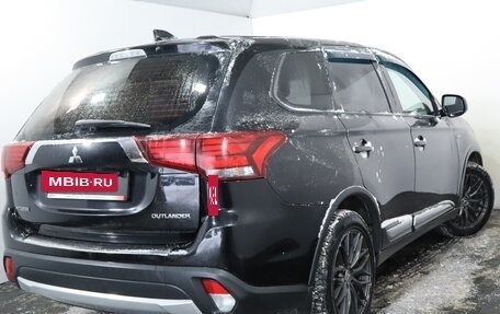 Mitsubishi Outlander III рестайлинг 3, 2018 год, 1 349 000 рублей, 4 фотография
