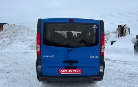 Renault Trafic, 2010 год, 1 490 000 рублей, 2 фотография