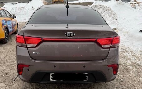 KIA Rio IV, 2018 год, 1 100 000 рублей, 5 фотография