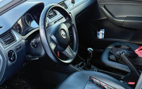 Skoda Rapid I, 2015 год, 290 000 рублей, 6 фотография