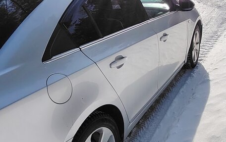 Chevrolet Cruze II, 2011 год, 750 000 рублей, 4 фотография